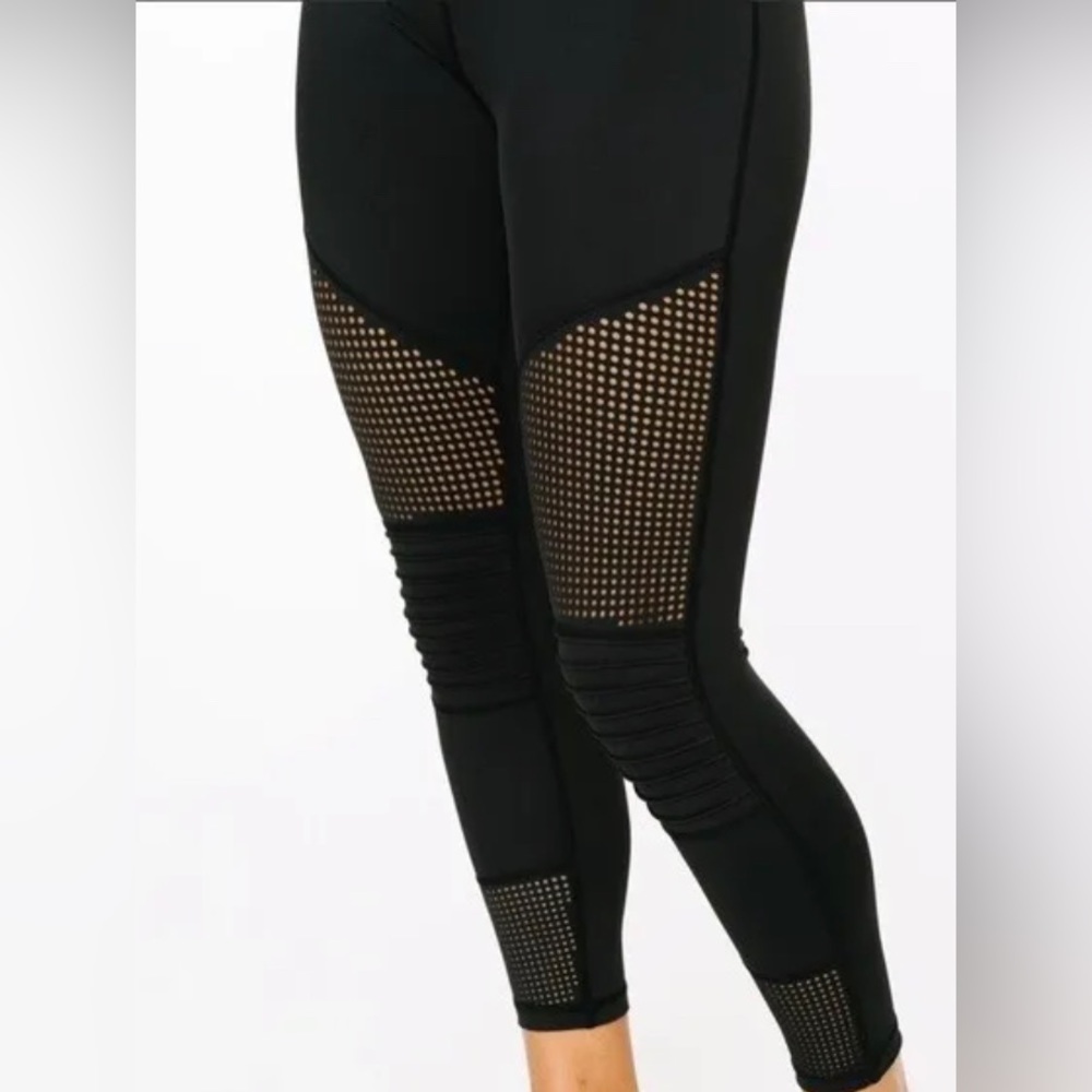 Zyia Active Women's 14-16 Black Moto Light n Tight Hi-Rise 7/8 Leggings